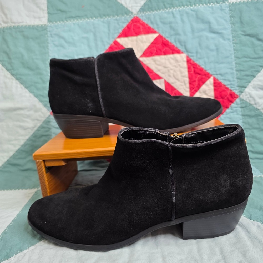TOETOS Dallas Womens Black Faux Suede Ankle Boots Size 12M Low Block Heel Zip Up